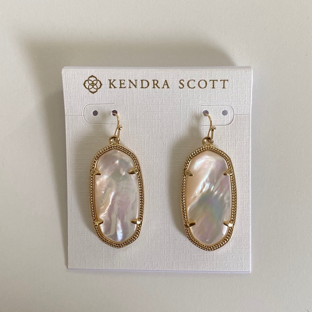 Elle Kendra Scott Earrings